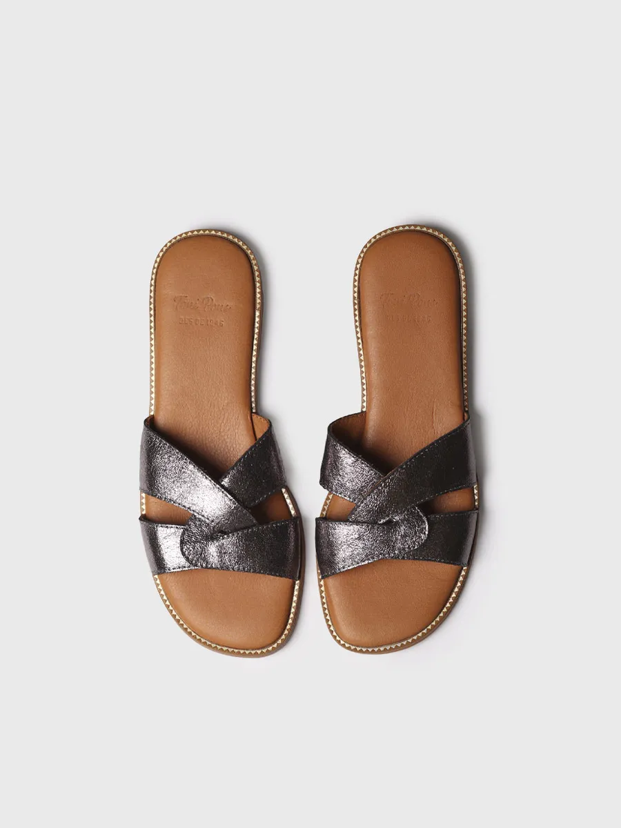 Sandalias planas de mujer en piel metalizada | BRESCIA - Image 3