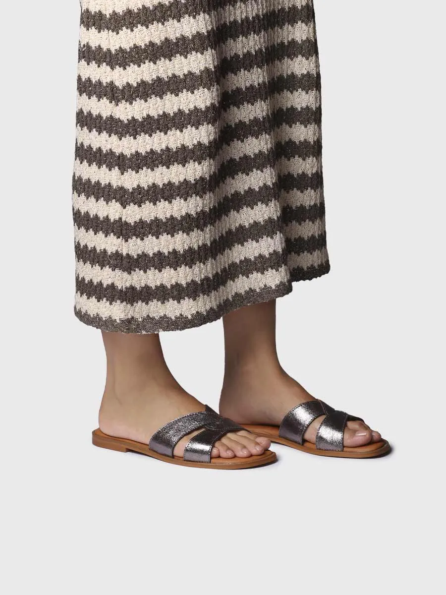 Sandalias planas de mujer en piel metalizada | BRESCIA - Image 4