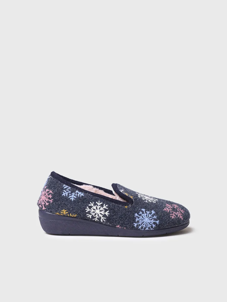 Zapatillas de casa de mujer con detalles bordados | CARME-CP
