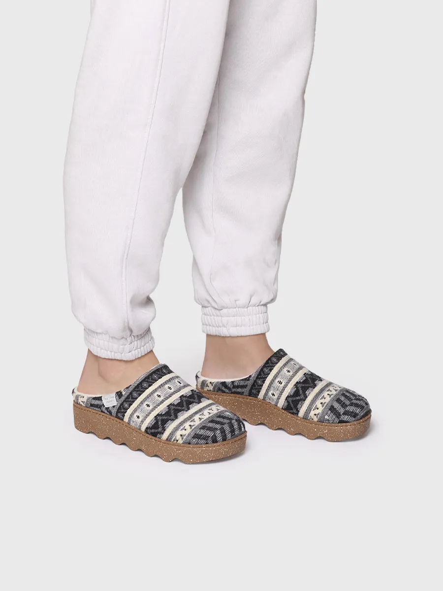 Zapatilla de casa de mujer con motivos étnicos | JOYCE-YA - Image 4